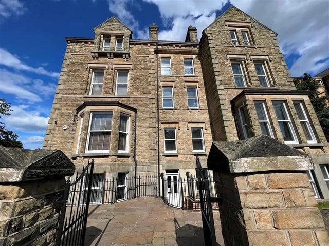 This two bedroom and two bathroom flat is for sale with Ellis Hay with a guide price of £140,000.