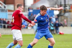 Jos Storr has signed dual forms with Whitley Bay.