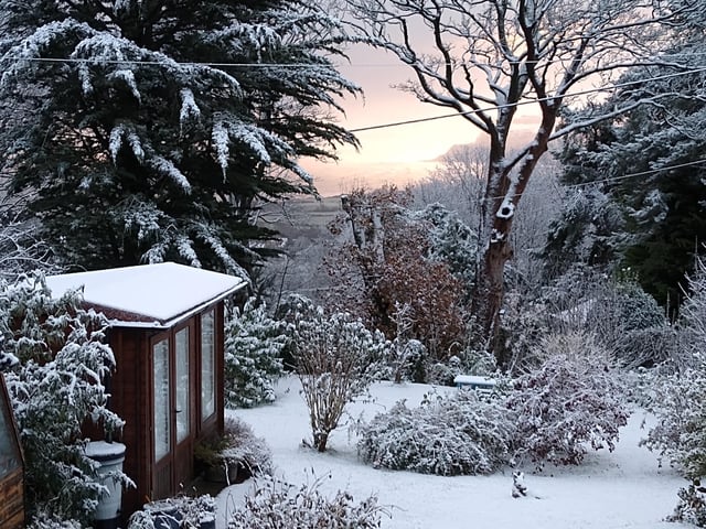 Colin Hogarth emailed in this picture from Raw and we love how pretty the scene is!