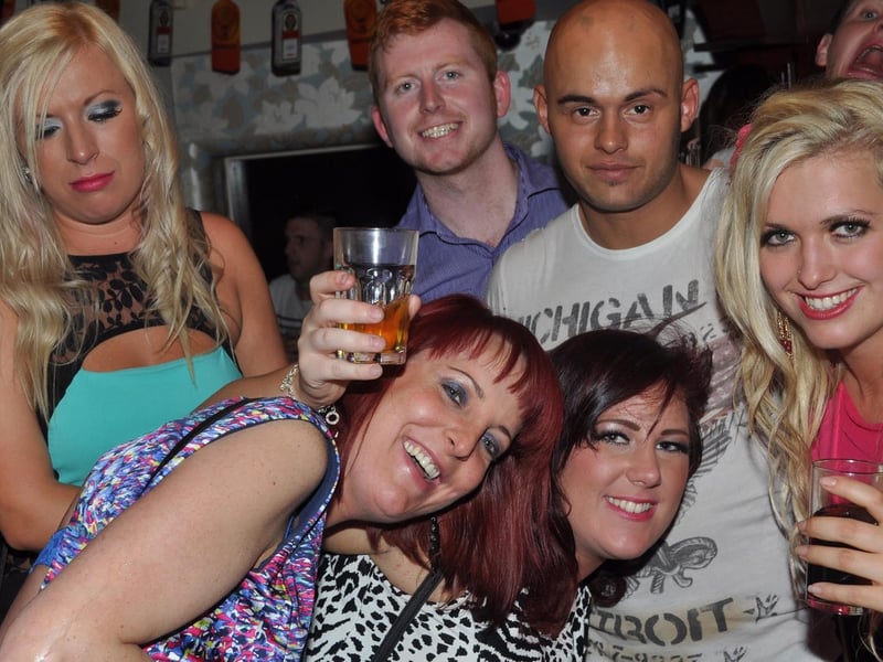 Anna, peter, Paul, Julie, Sally and Jenna in Bar2b!