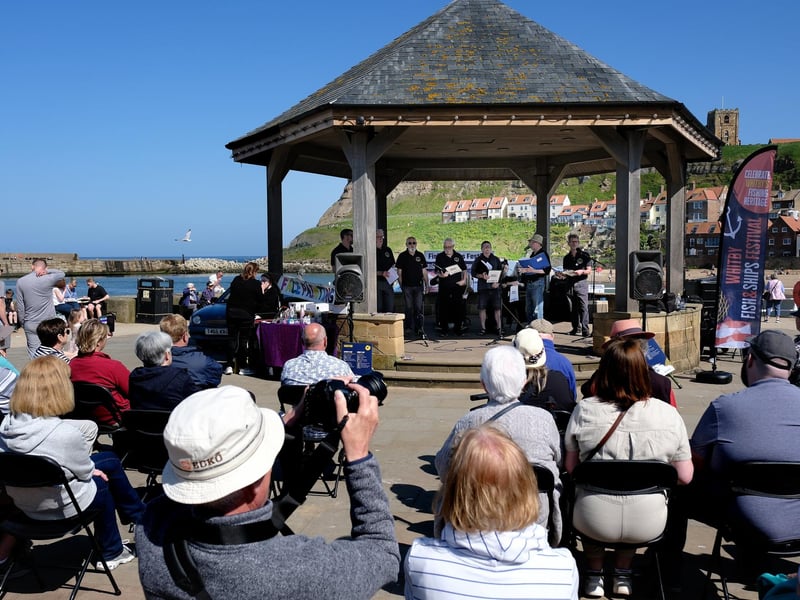 Music entertainment at the Bandstand.
picture: Richard Ponter