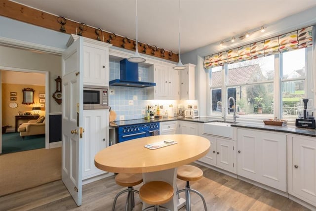A spacious breakfast kitchen.