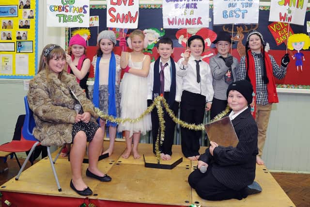 Burlington Junior School's Christmas play in 2011. PA1150-8b