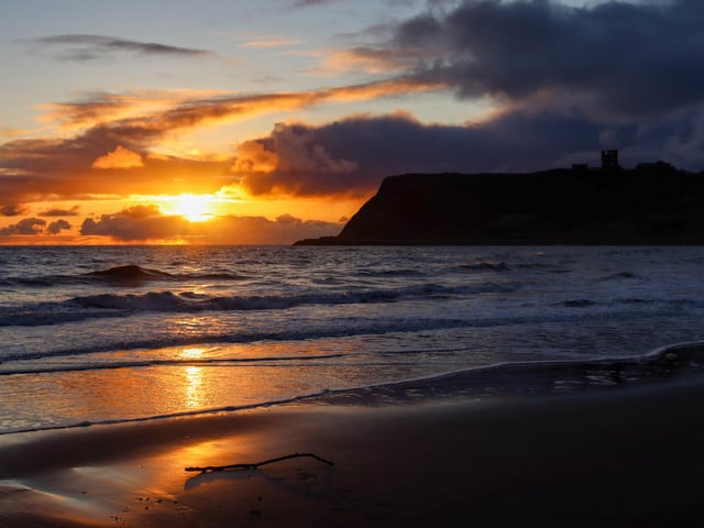 This stunning sunrise over Scarborough was captured by Jenna Jackson.