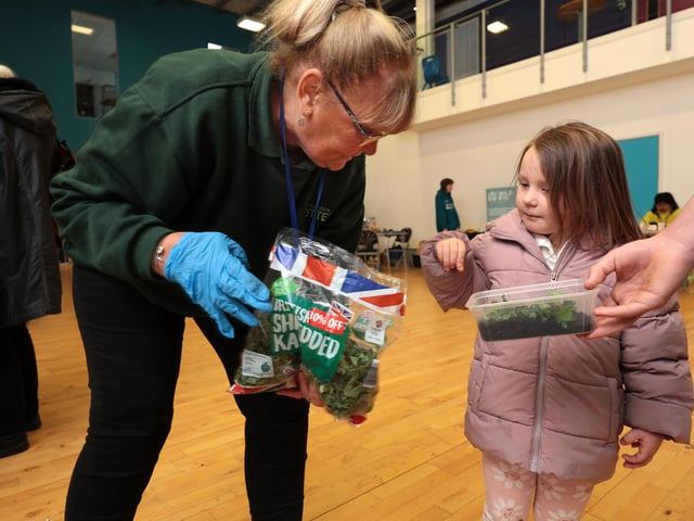 Shirley Freestone chatting to Blossom about worms