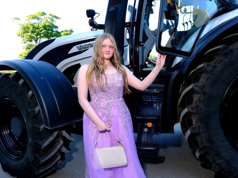 Arrival at the prom by tractor.