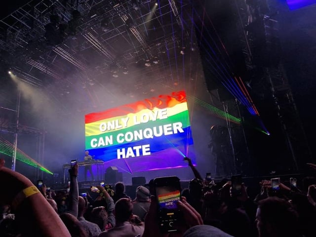 A message for the crowd