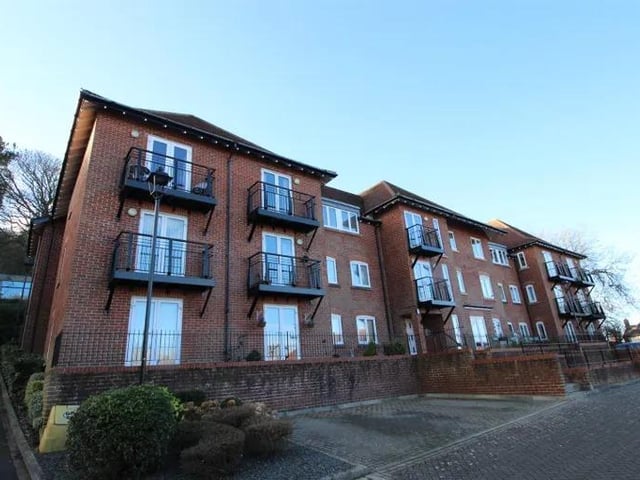 This two bedroom and two bathroom flat is for sale with CPH Property Services at a guide price of £150,000