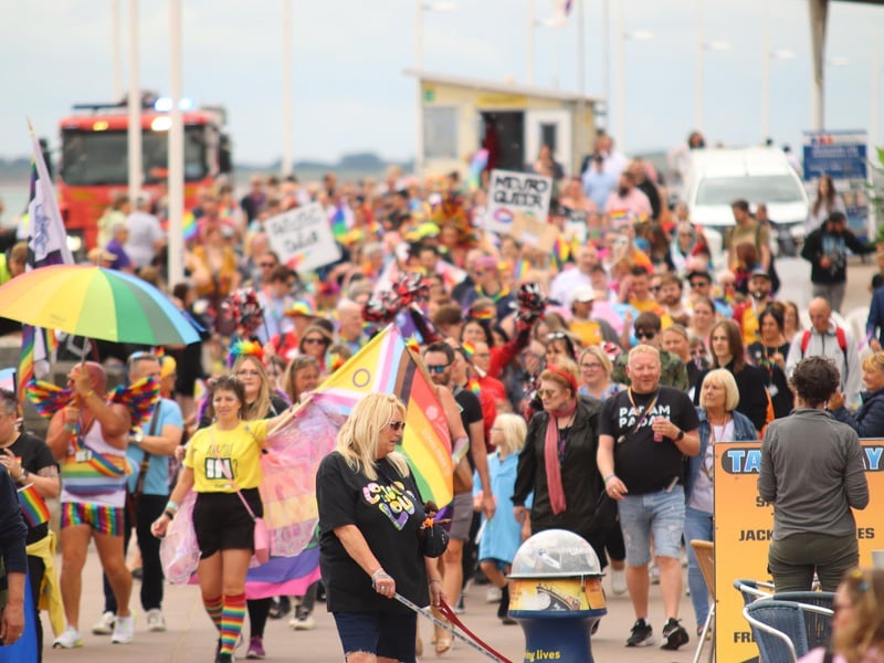 Can you see anyone that you recognise in the crowd?