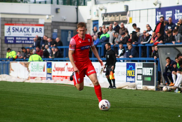 Full-back Ash Jackson races down the left wing