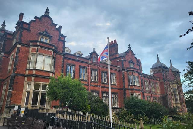Scarborough Town Hall.  photo: Anttoni Numminen, LDRS
