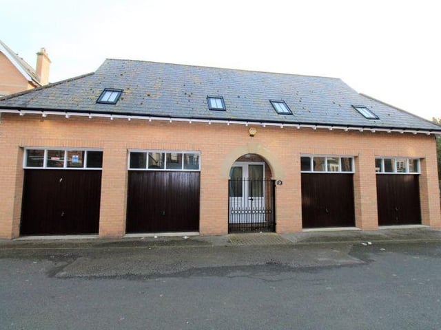 This two bedroom and one bathroom flat is for sale with Reeds Rains for £100,000