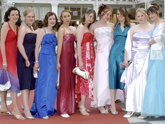 Pindar School; Glamour girls.
