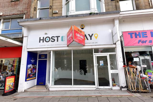 The former Co-operative Travel unit is to become a betting shop.