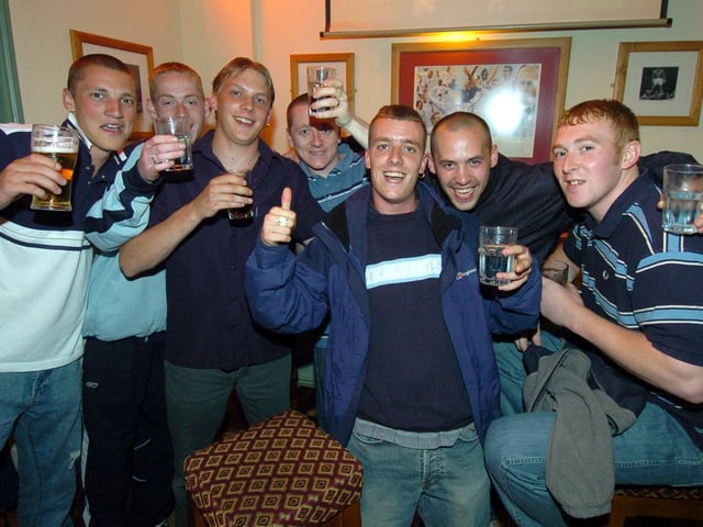 Ashley, Barry, Charlie, Melly, Gonzo, Kez and Phil celebrate Kez's 21st at Snowys.