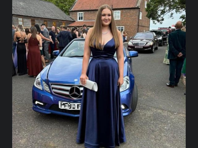 Lola Rae Hutchinson looking beautiful in blue!