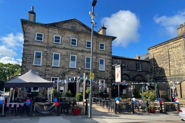The Devonshire Inn on Newmarket Street in Skipton has a 4 star rating according to 2,468 reviews on Google