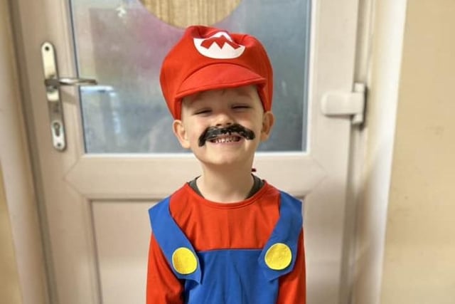 Hugo as Mario.