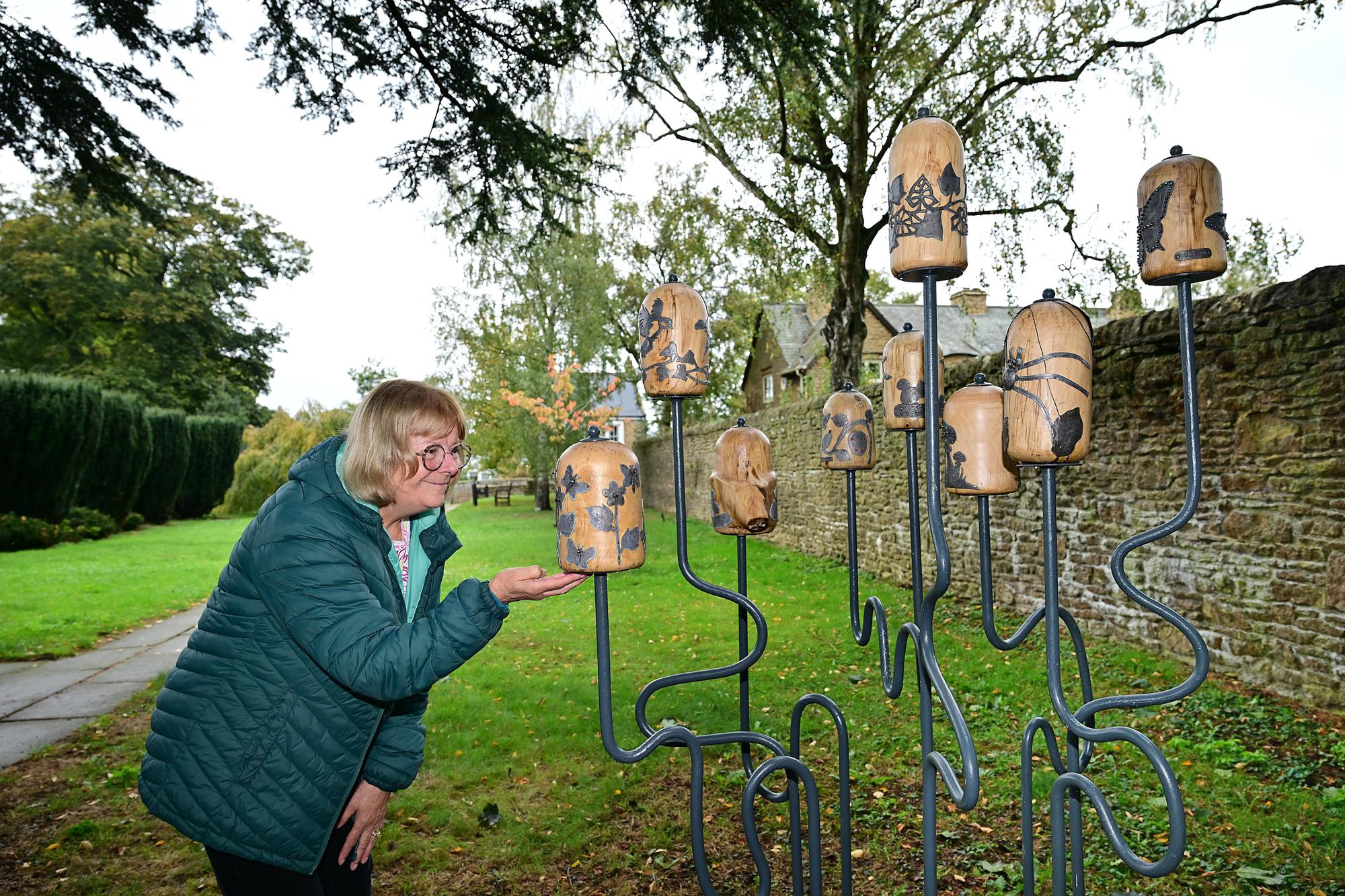 Hutton Buscel artists unveil community sculpture commemorating fallen tree
