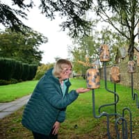 Hutton Buscel artists unveil community sculpture commemorating fallen tree