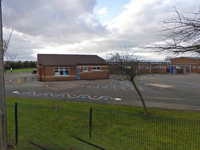 At this school, a total of 491 days were lost to illness in 2021/22, an average of 17.5 per teacher. 27 teachers took sickness absence, representing 96.4% of the workforce.