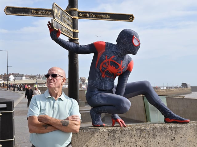 Spiderman drops in!