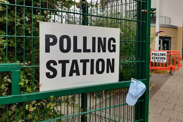 Polling station sign. Courtesy Anttoni Numminen/LDRS