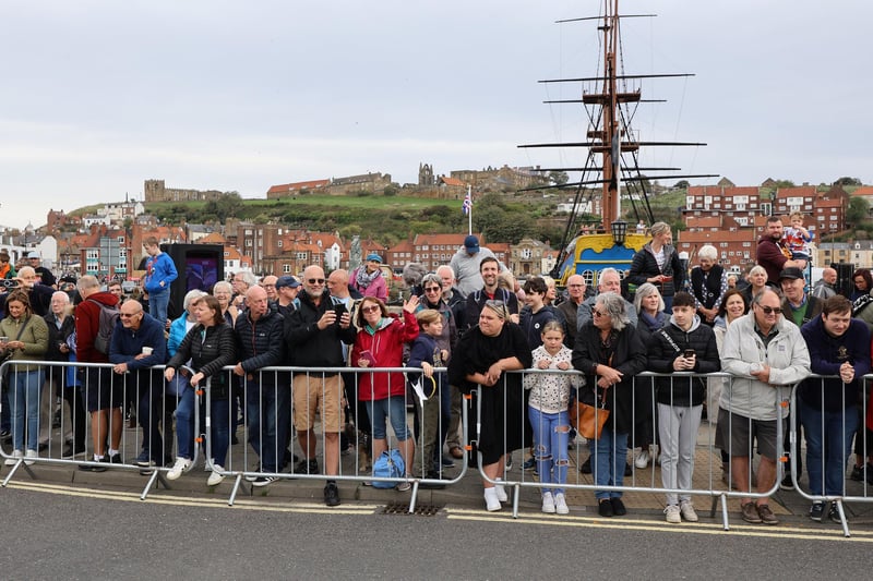 Crowds at the ready.
picture: Richard Ponter