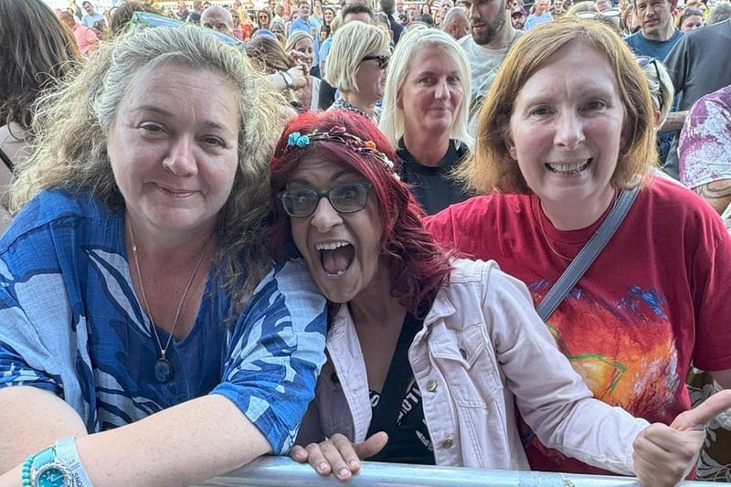 Excitement for the Snow Patrol concert. picture: Cuffe & Taylor