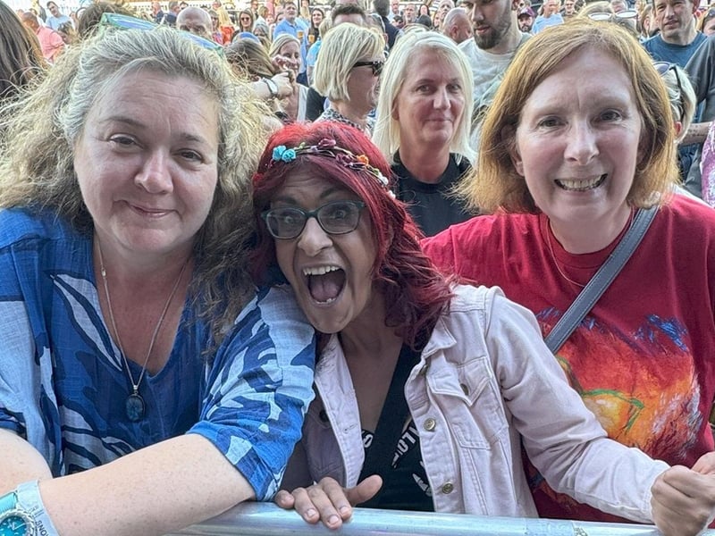 Excitement for the Snow Patrol concert. picture: Cuffe & Taylor