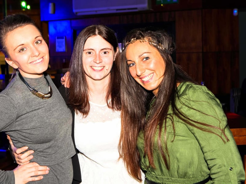 Chelsea, Hannah & Kirsty looking gorgeous in Blue Lounge.