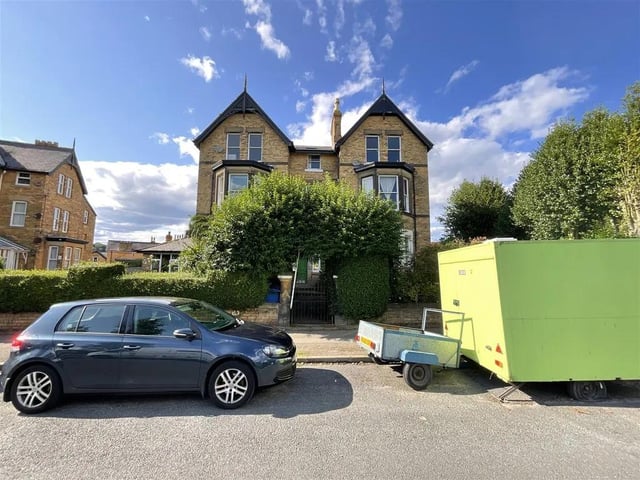 This one bedroom and one bathroom flat is for sale with CPH Property Services with a guide price of £65,000.