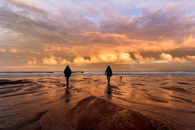 It is set to be a mild but wet weekend along the Yorkshire coast this weekend, according to the Met Office.