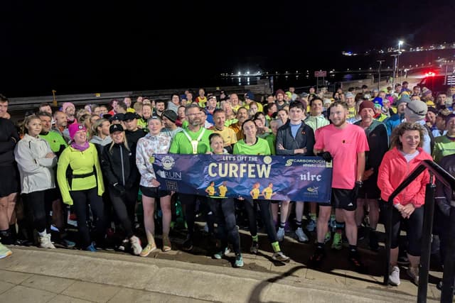 Läufer aus Scarborough veranstalten einen abendlichen 5-km-Lauf entlang ...