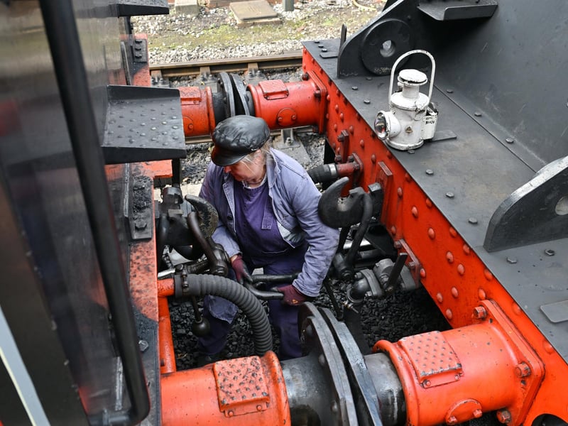 Coupling the carriages on the North Yorkshire Moors Railway. photo: Richard Ponter