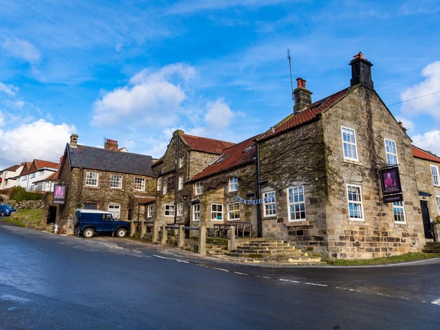 This 18th-century inn is set in idyllic countryside, close to the Moors National Park Centre and the local traditional baker’s shop. 
All beers are from Yorkshire.