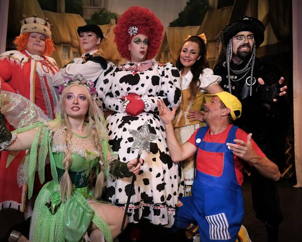 Jack and The Beanstalk cast are  Kyle White,  Lucy Summers, Sara Nelson, Mark Newell, Amy Thompson, Daniel Dean and Frank Simms