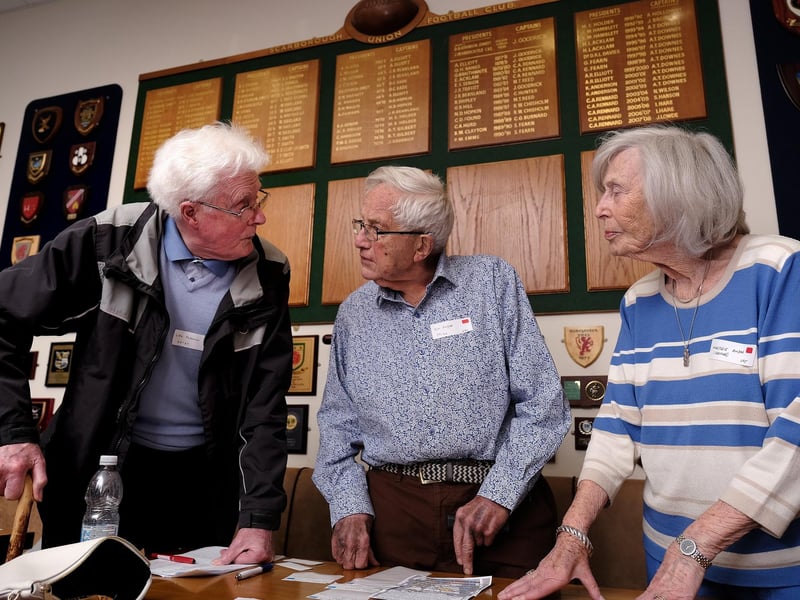 Len Plaxton (SBHS), Tom Pindar (SBHS) and Marjorie Pindar reminisce about school days
