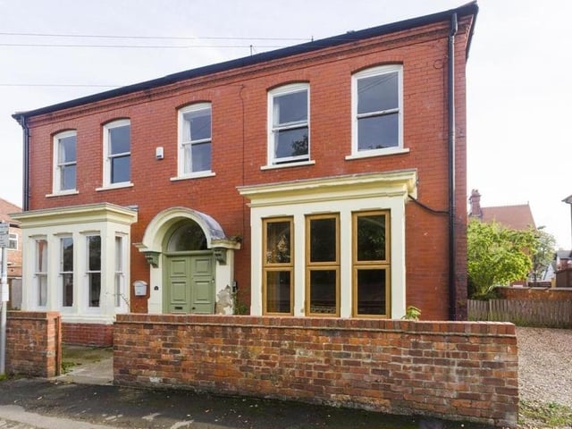 This seven bedroom detached house is situated just off Flamborough Road, close to the north beach. Its ground floor accommodation includes a spacious lounge, dining room, billiard room, kitchen, bedroom, dressing room and en-suite. On the first floor is a bathroom, utility room, six bedrooms and two en-suites. There are gardens and driveway parking.