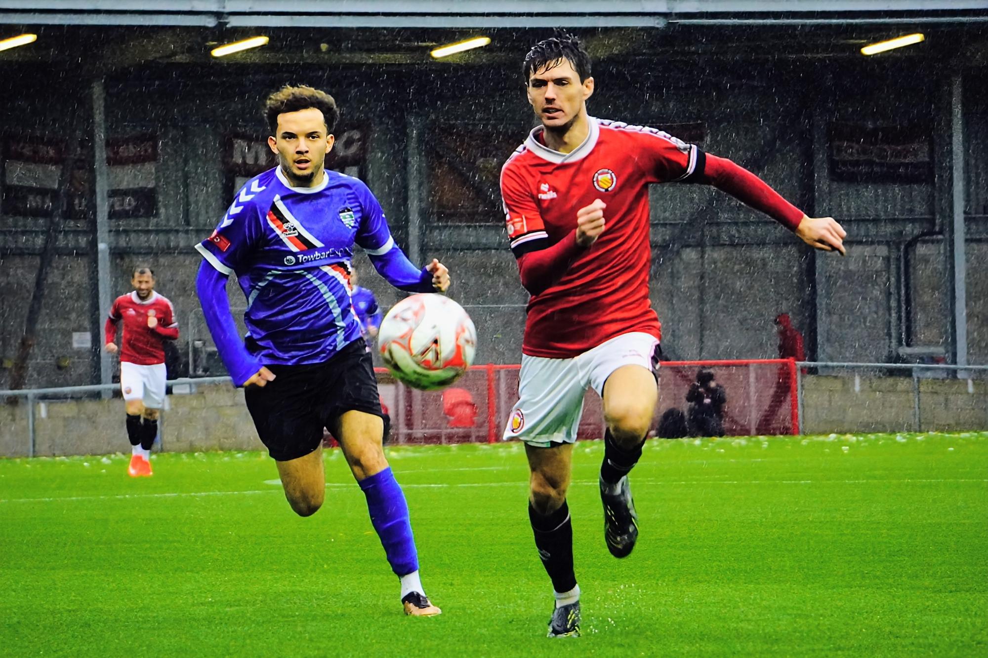 Blues’ fight-back in vain as United strike late to seal victory