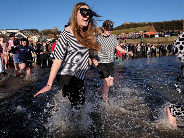 Burglars in the waves!