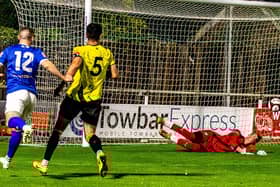 Brad Fewster makes it 4-2