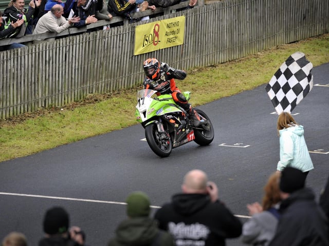 Ryan Farquhar rounded off his 2010 road racing season in style when he not only took a hat-trick of victories at Oliver’s Mount, but also claimed the outright lap record winning the Steve Henshaw Gold Cup race, on Olivers Mount, the first ever Irish rider to win the race.
