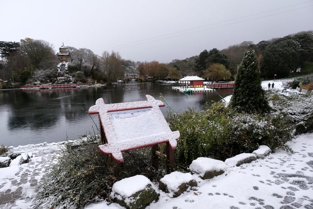 Snow falls in Peasholm Park