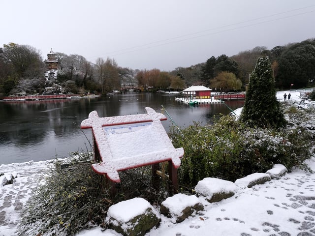 Snow falls in Peasholm Park