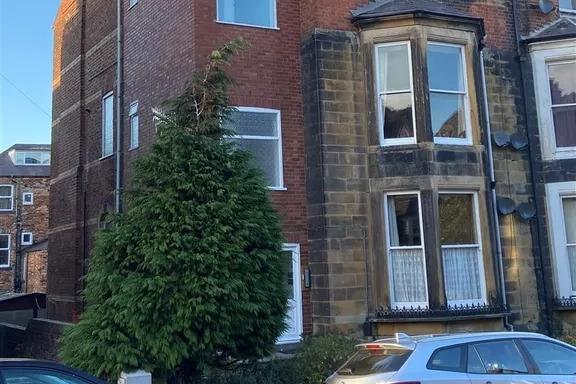 This two bedroom and one bathroom flat is for sale with Ellis Hay with a guide price of £160,000.