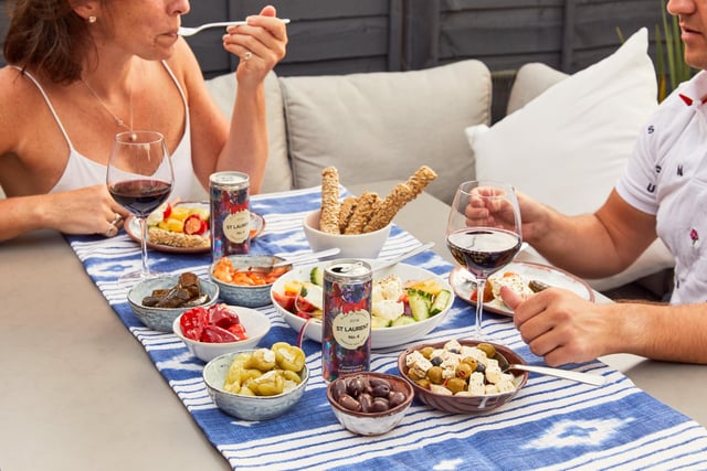 Ahead of the bank holiday weekend, Select Car Leasing has rounded up the best spots in Yorkshire for a picnic, according to real reviews and experiences on Google