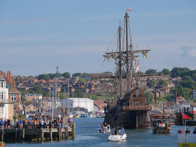 Galeón Andalucía arrives in Whitby.picture: Richard Ponter.
