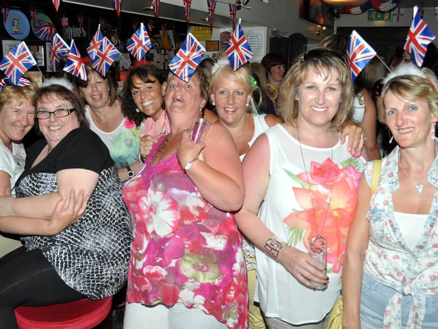 Ashton Babes darts team in The Newlands