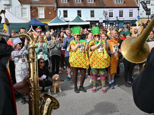 Pineapples enjoying the live music. photo: Richard Ponter